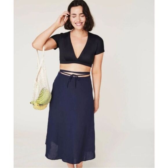 NWT Andie Swim The Tavirs Wrap Maxi Skirt in Midnight Blue Size S/M - Picture 1 of 7